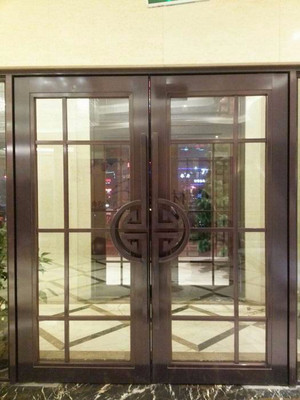 真铜门价格与仿铜门的不同 铜门生产商 玻璃铜门 别墅铜门价格 仿铜门十大品牌 创新门业